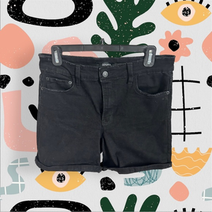 Zenana Frayed Black Jean Shorts.‎ Size Large.